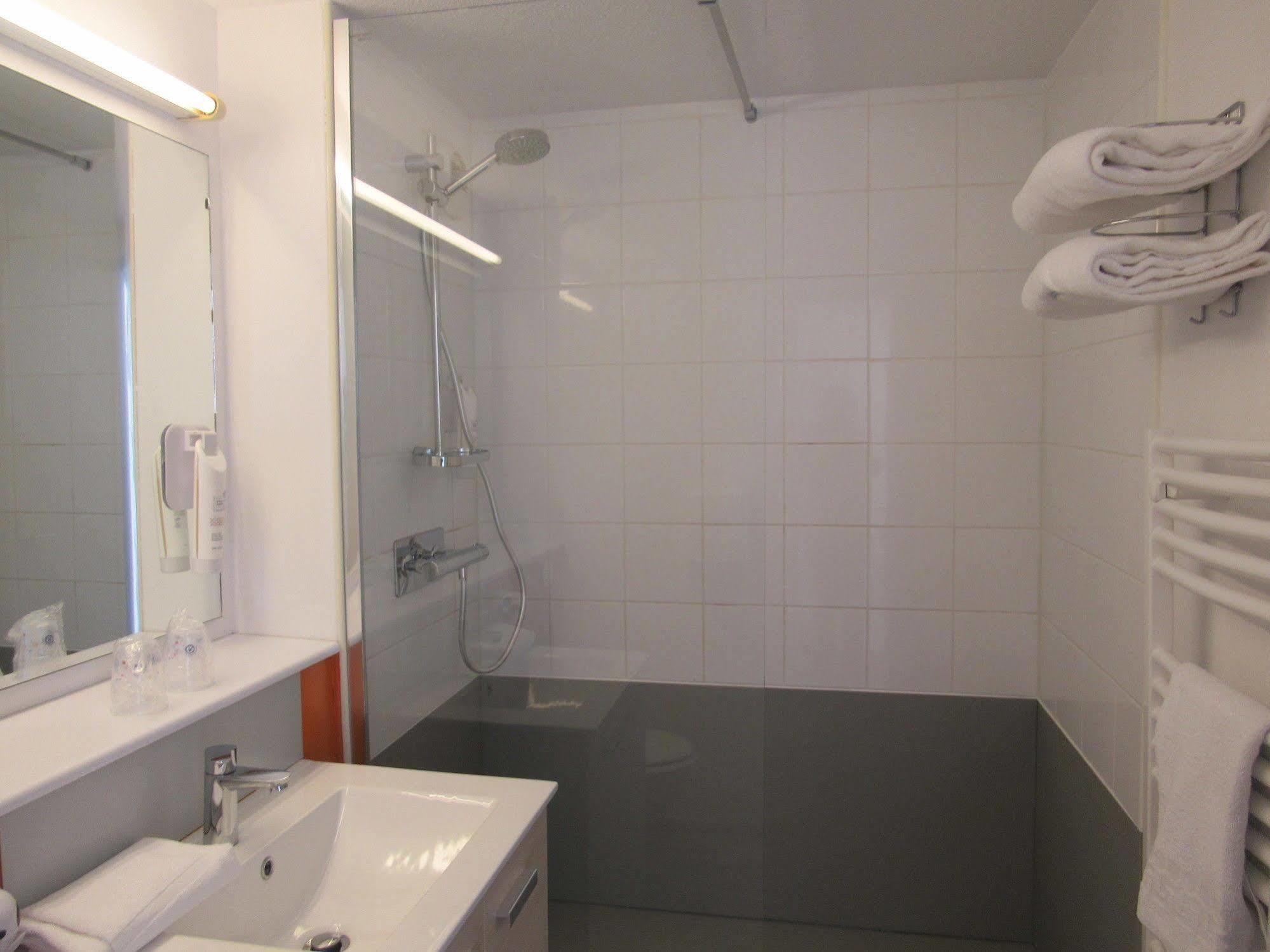 Brit Hotel Confort Morlaix Saint-Martin-des-Champs  Екстер'єр фото